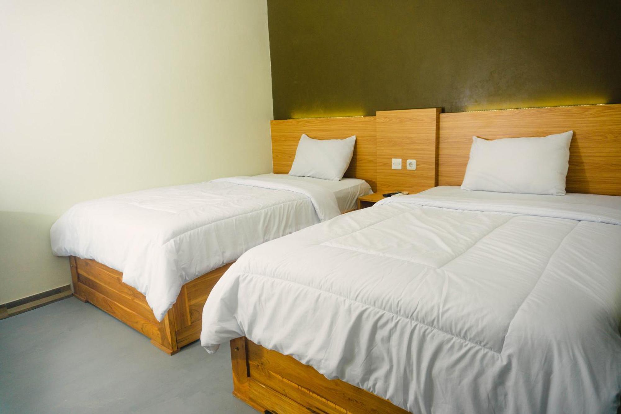 Grand Khalifah Guesthouse Sumbawa Dış mekan fotoğraf